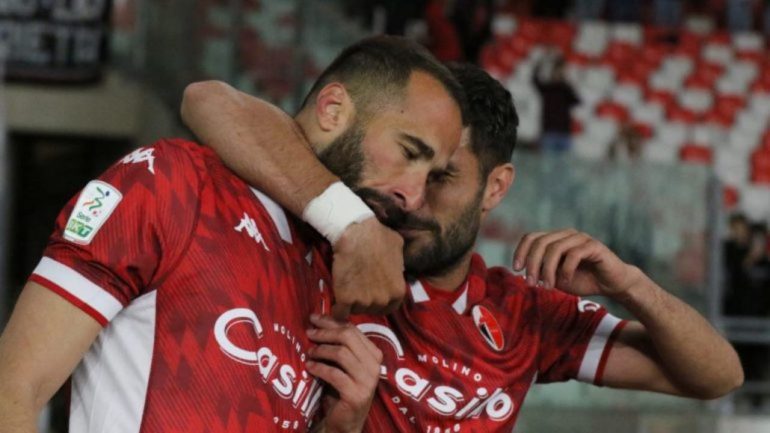 Di Cesare in azione con la maglia del Bari