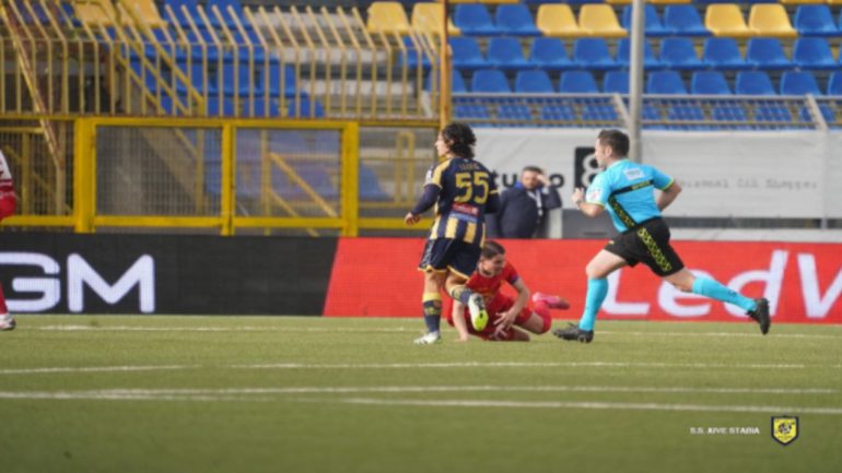 leone juve stabia copertina