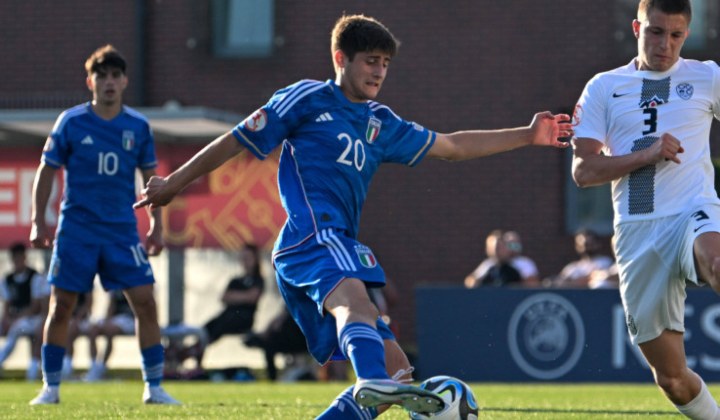 Mattia Liberali in azione con la maglia dell'Italia U-17