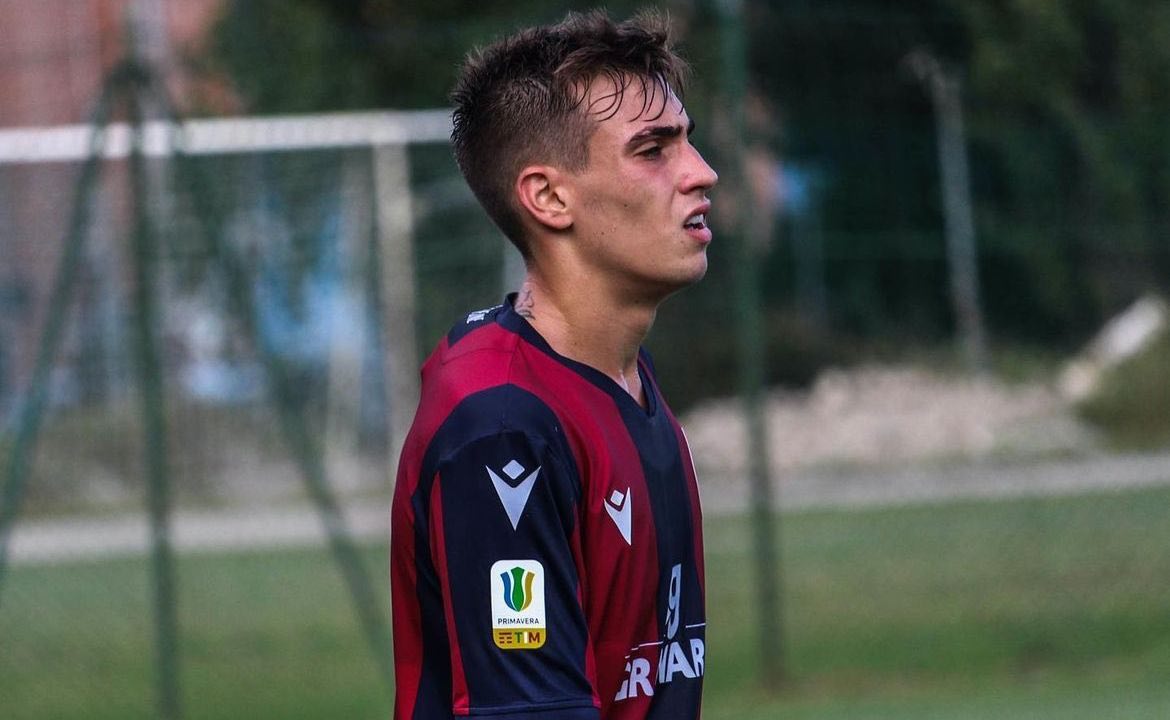 Gianmarco Cangiano con la maglia del Bologna