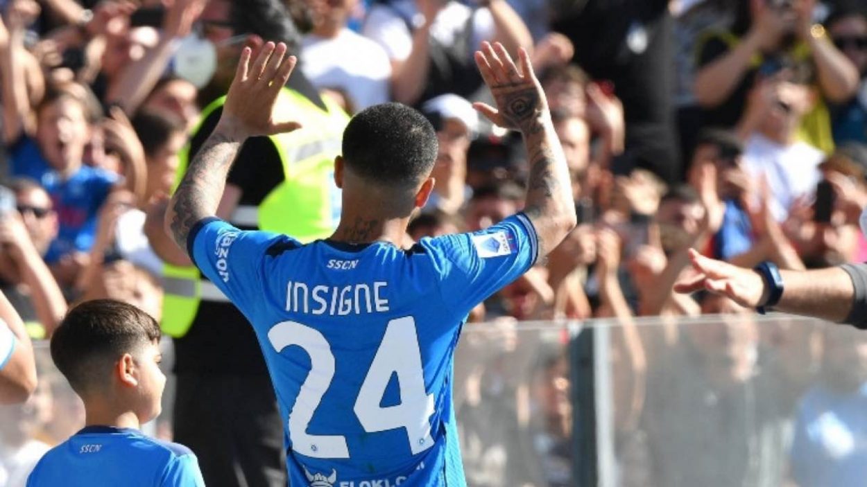 Lorenzo Insigne con la maglia del Napoli / Image / www.lacasadic.com