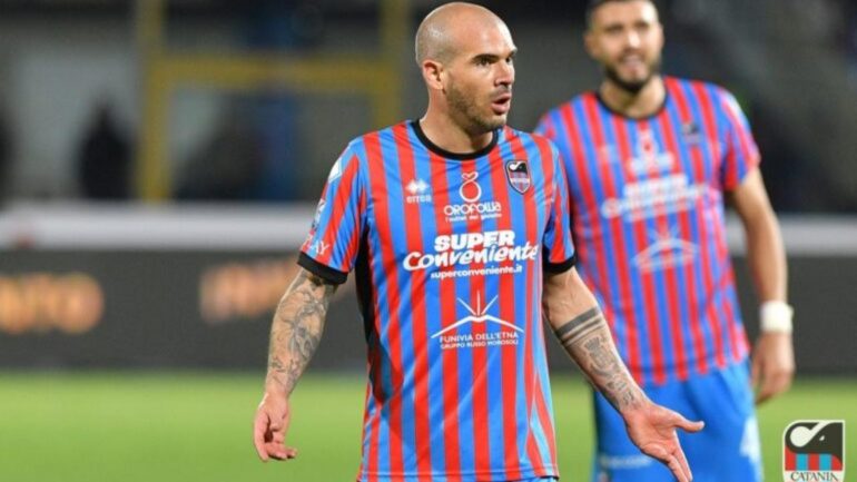 Sturaro con la maglia del Catania