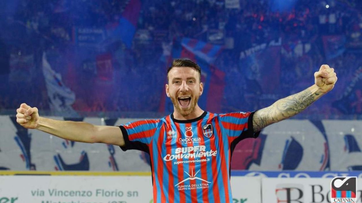 Pietro Cianci con la maglia del Catania