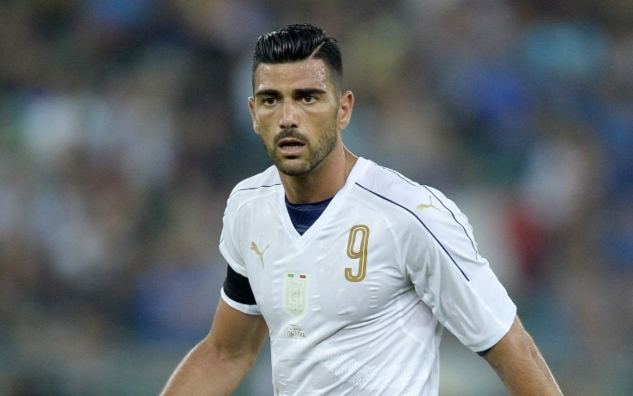 Graziano Pellè con la maglia dell'italia - Credits: agency - lacasadic.com