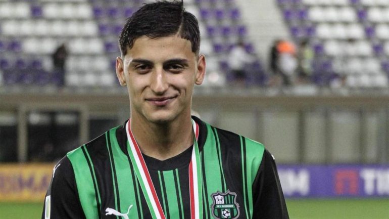 Russo con la maglia del Sassuolo