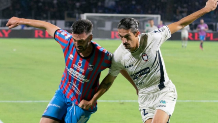 Federico Papini con la maglia del Crotone