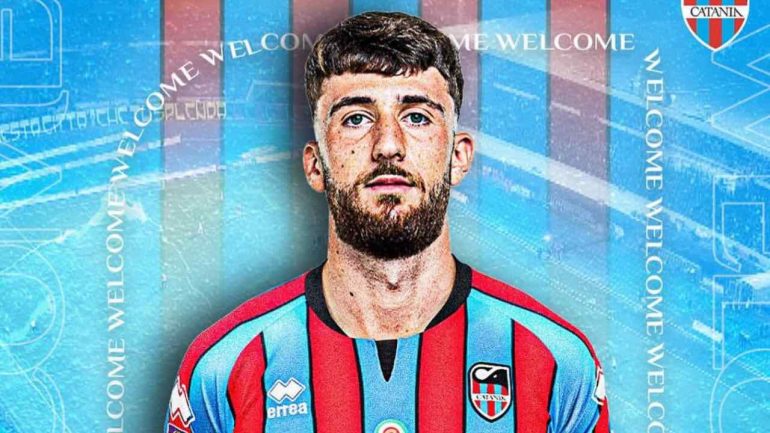 Ertijon Gega con la maglia del Catania