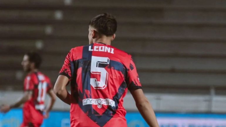 Giovanni Leoni con la maglia del Padova (credit: Martina Cutrona) / www.lacasadic.com