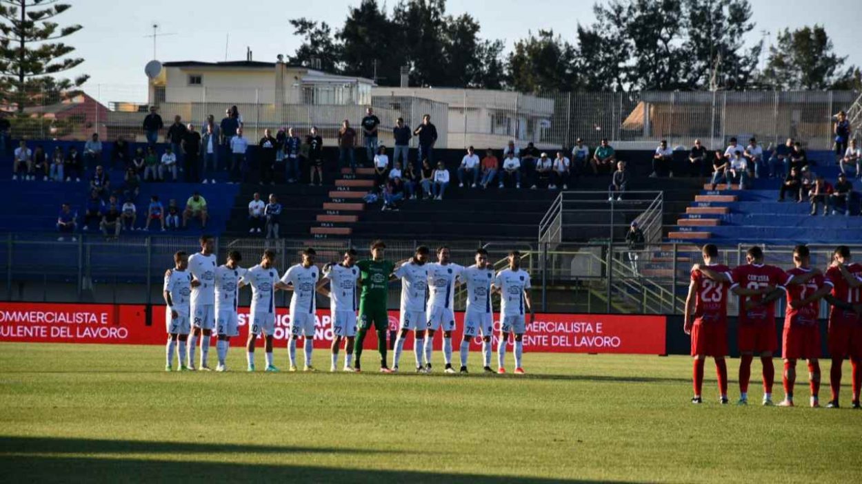 La squadra del Latina schierata in campo