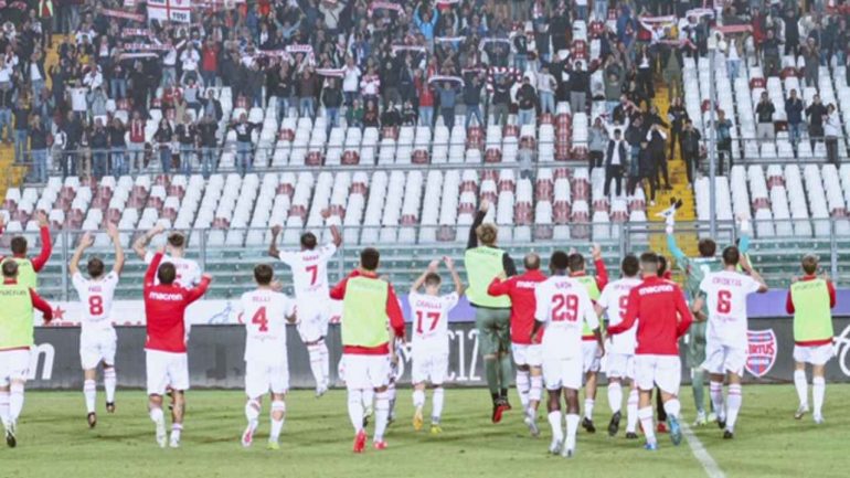 Il Padova festeggia la vittoria - credit Martina Cutrona