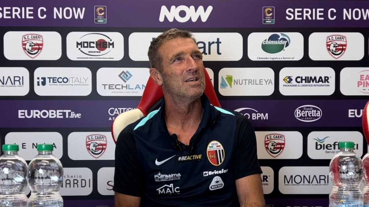 Massimo Carrera in conferenza stampa