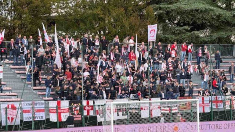 Tifosi del Padova in trasferta -www.lacasadic.com