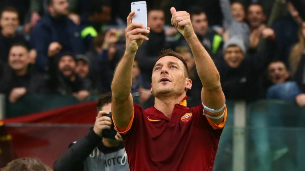 totti roma lapresse copertina