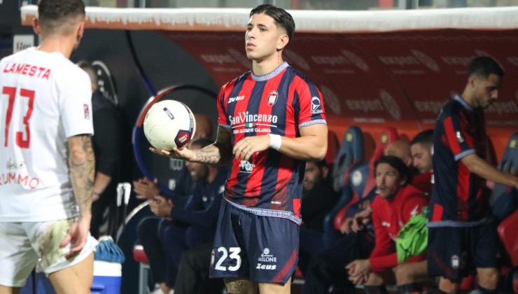 Groppelli con la maglia del Crotone