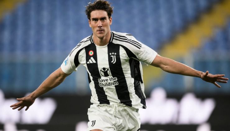 Dusan Vlahovic con la maglia della Juventus