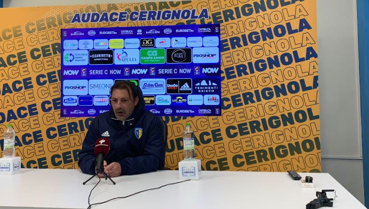 L'allenatore dell'Audace Cerignola Giuseppe Raffaele in conferenza stampa