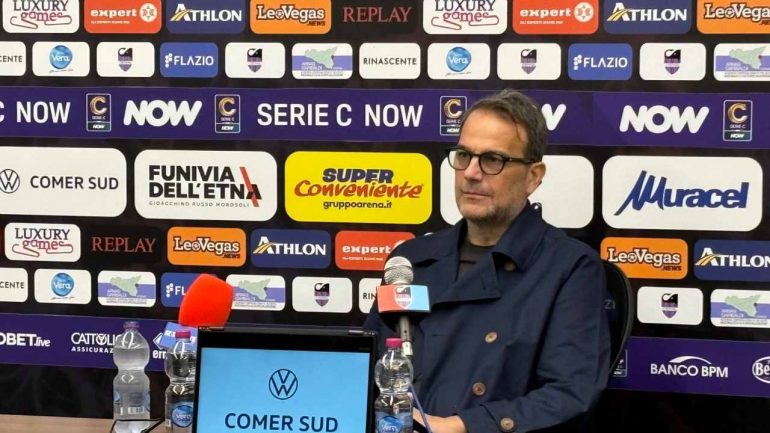 Il direttore sportivo del Catania Daniele Faggiano in conferenza stampa