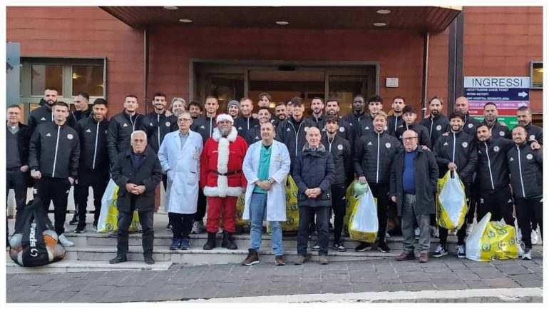 Il Calcio Foggia in visita all'Ospedale Casa Sollievo - Credits: Calcio Foggia 1920