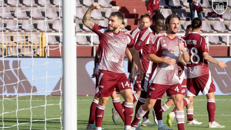 Bifulco con la maglia del Trapani