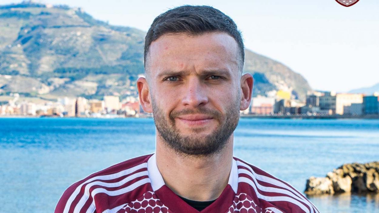 Marco Toscano con la maglia del Trapani