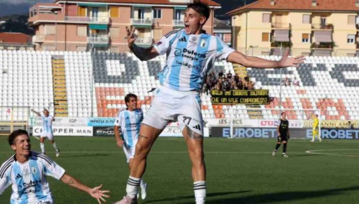 Bernat Guiu esulta con la maglia della Virtus Entella / Credit: Virtus Entella / www.lacasadic.com