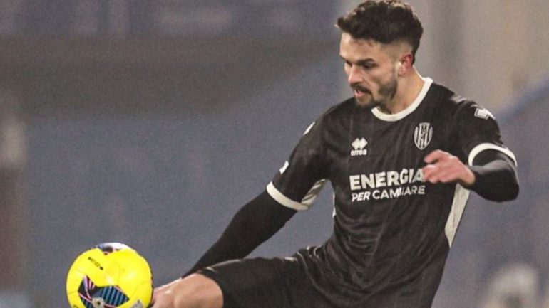 Matteo Piacentini in azione con la maglia del Cesena / Credit: Luigi Rega / www.lacasadic.com