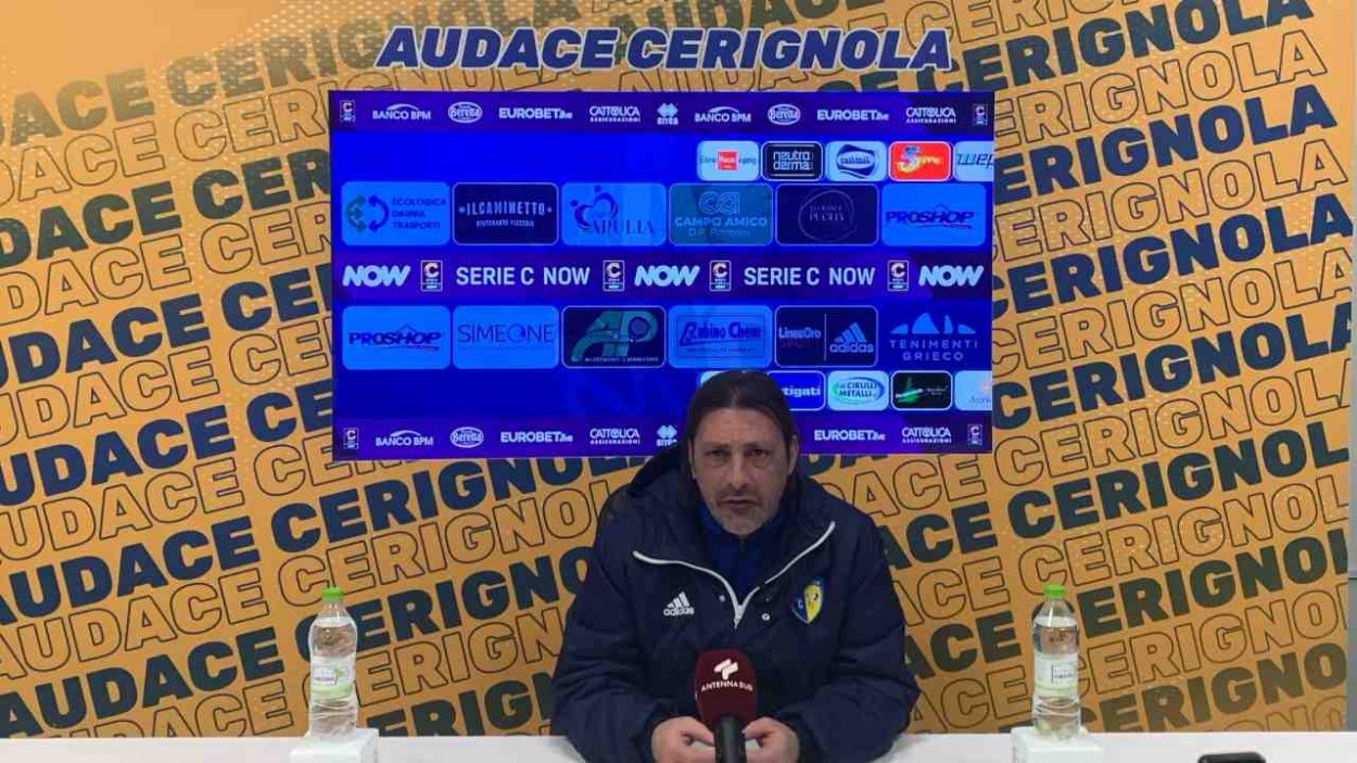 Giuseppe Raffaele, allenatore dell'Audace Cerignola in conferenza stampa