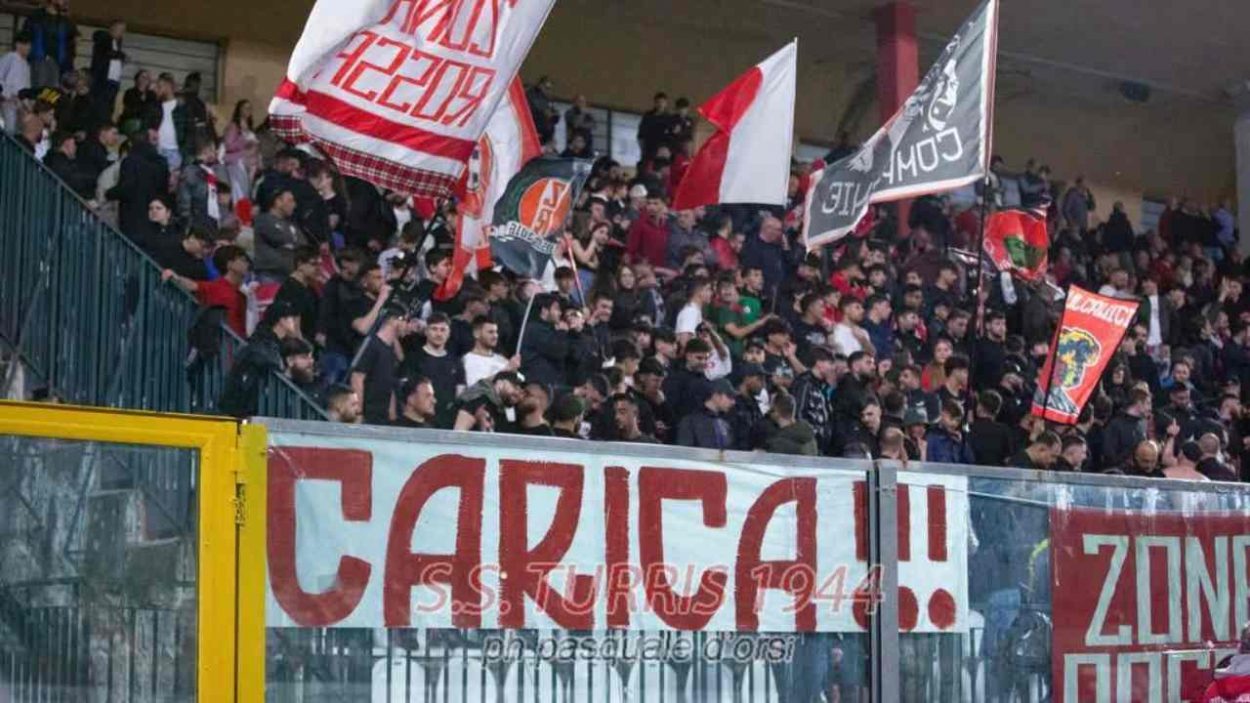 Tifosi della Turris, credit Turris | lacasadic.com